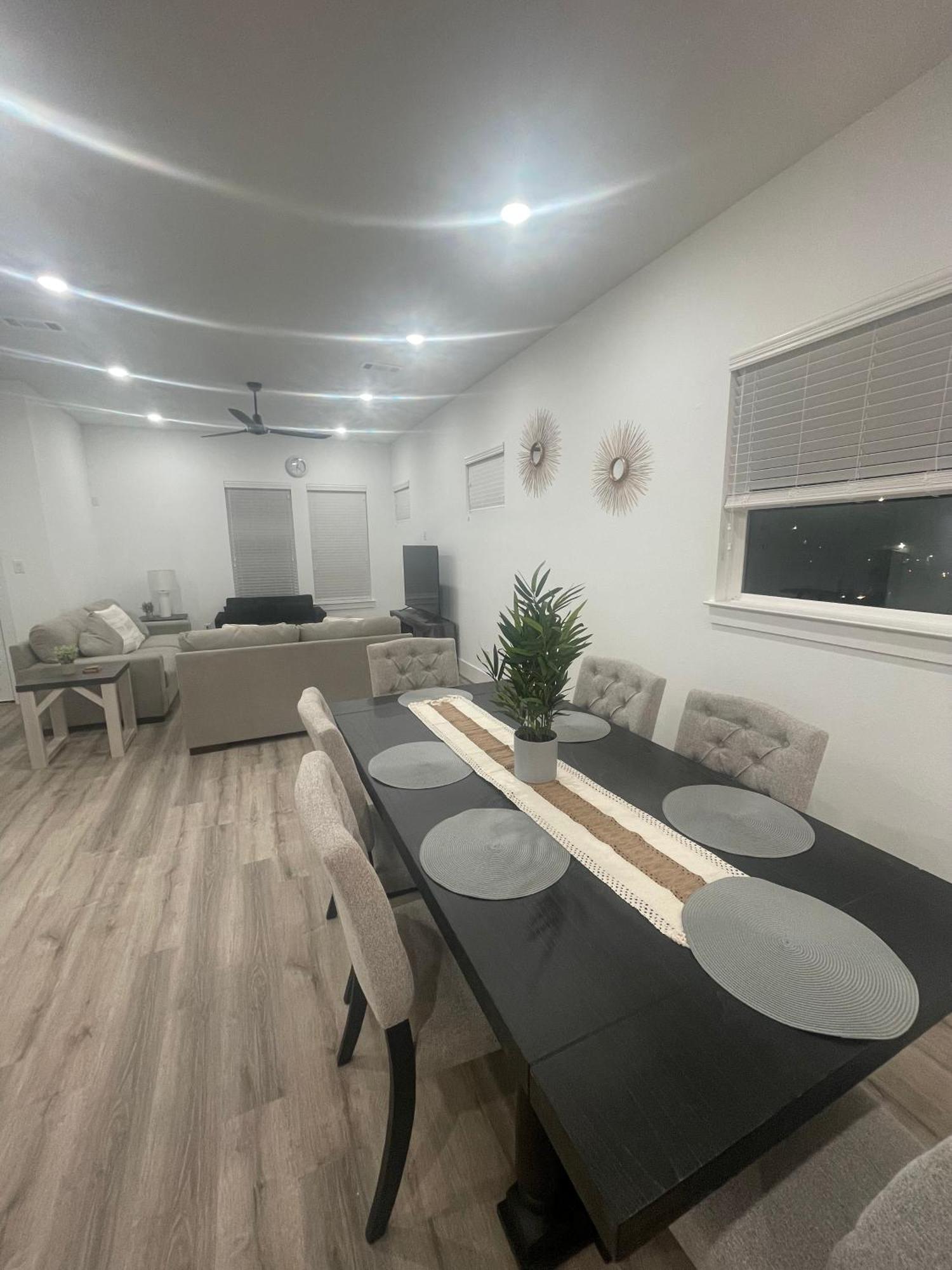 Comfortable 3 Bedroom - Heart Of Texas Medical Center هيوستن المظهر الخارجي الصورة