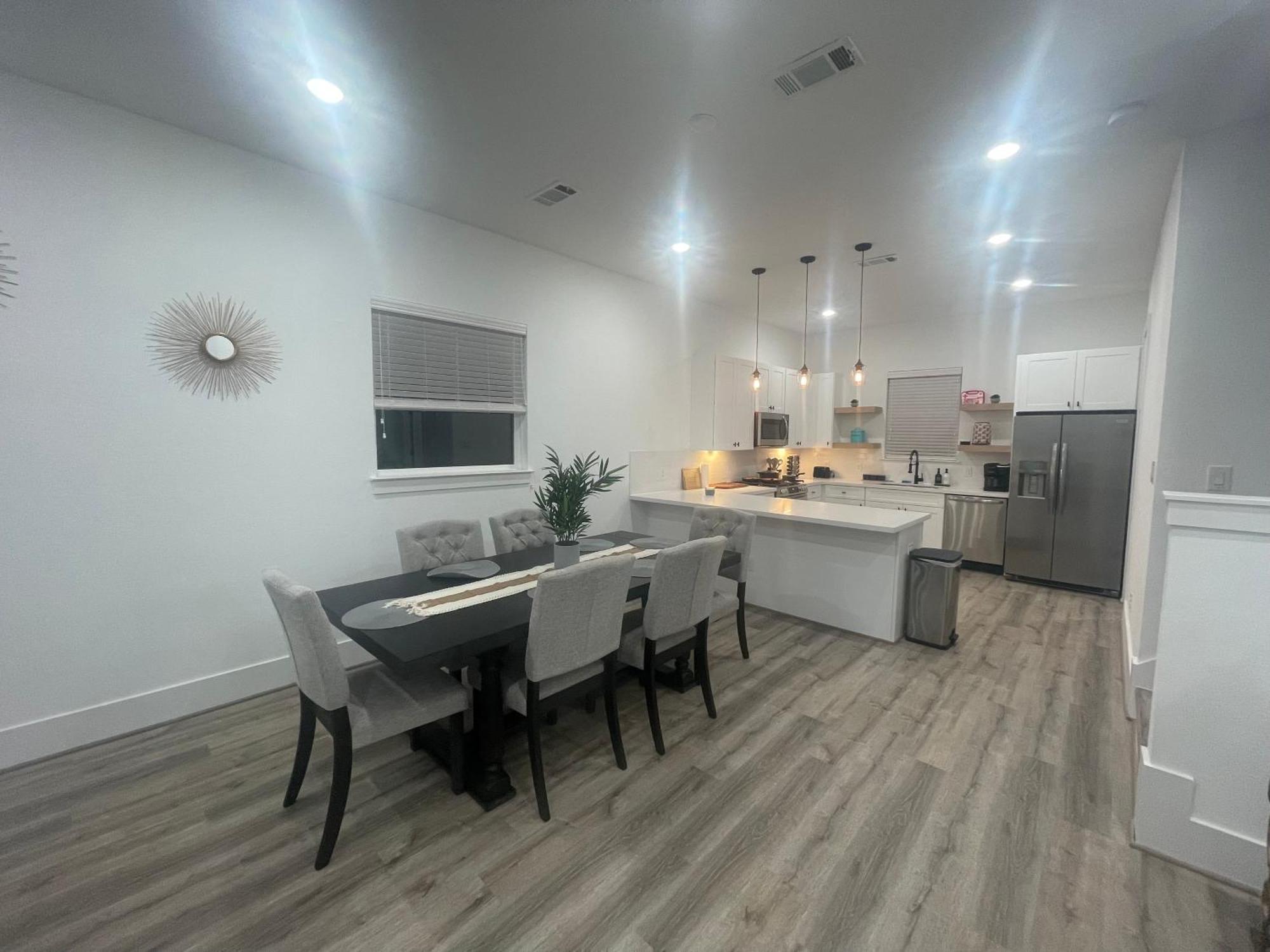 Comfortable 3 Bedroom - Heart Of Texas Medical Center هيوستن المظهر الخارجي الصورة